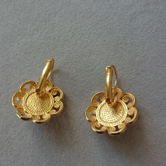 Vintage Cabochon Huggie style Blue and Gold Round Chunky Earrings - Picture 9 of 9